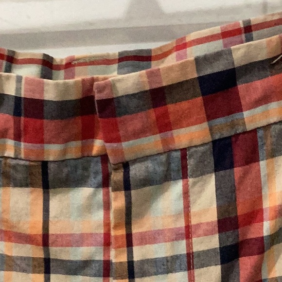American Eagle Outfitters Plaid Shorts Size 8 - Picture 3 of 9
